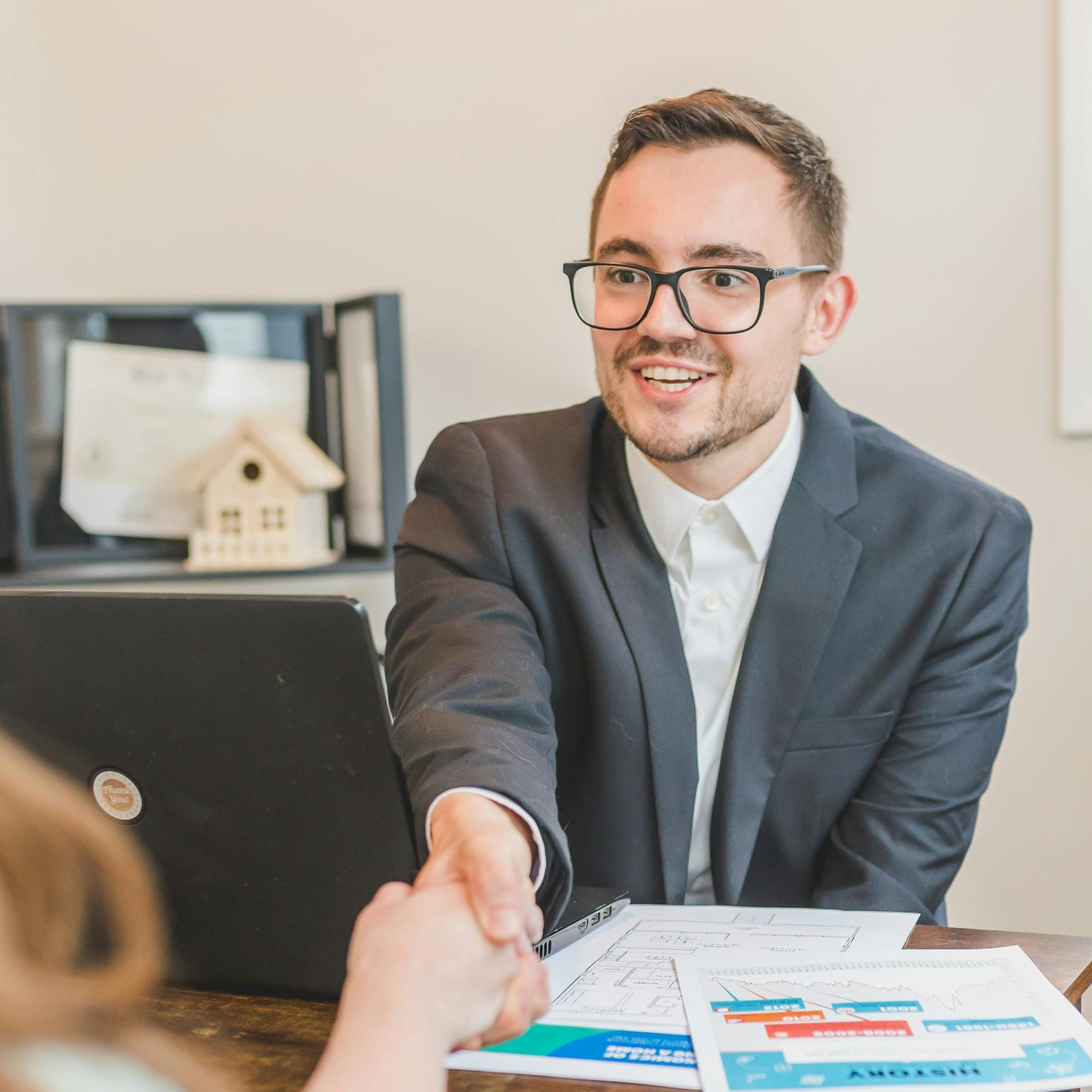 Real Estate Agent Real Estate Agent